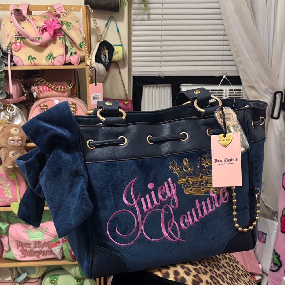 LAST ONE juicy couture the key to tote daydreamer